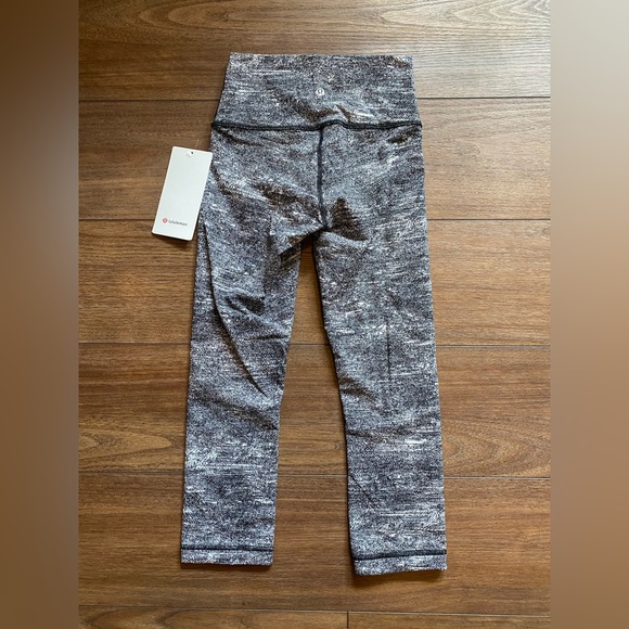 Lululemon Wunder Under Crop High Rise 21” Leggings - Picture 7 of 10